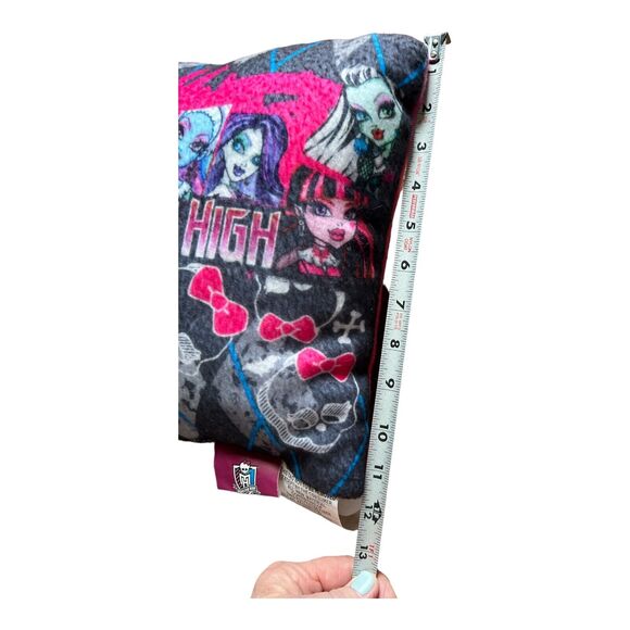 2013 Mattel Monster High Pillow and 16 Party Cups - Picture 5 of 9